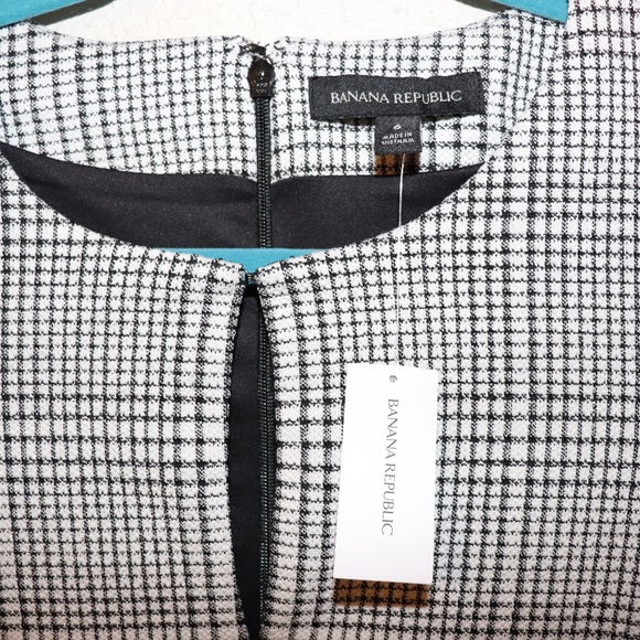 Banana Republic fitted dress, size 6, white and black pattern - Picture 2 of 3